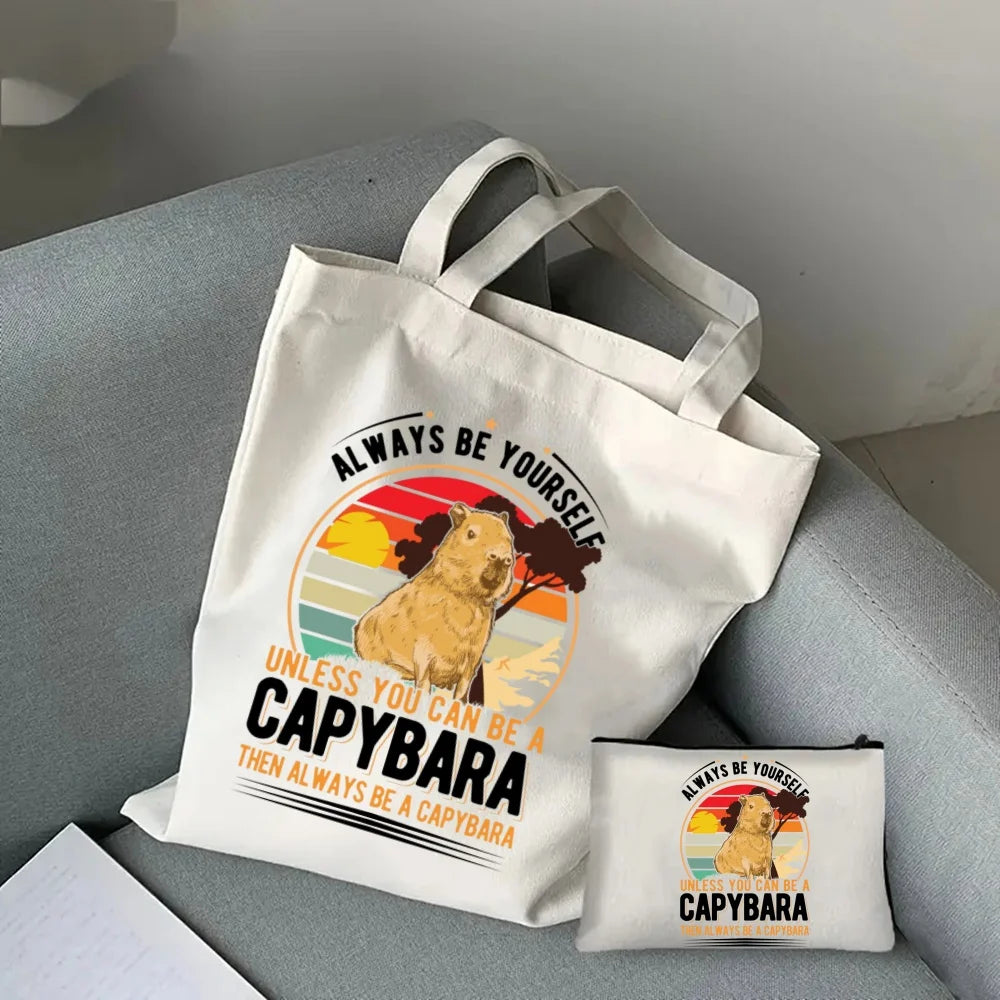 Pack de regalo 'Capibaras': bolsa de tela + neceser