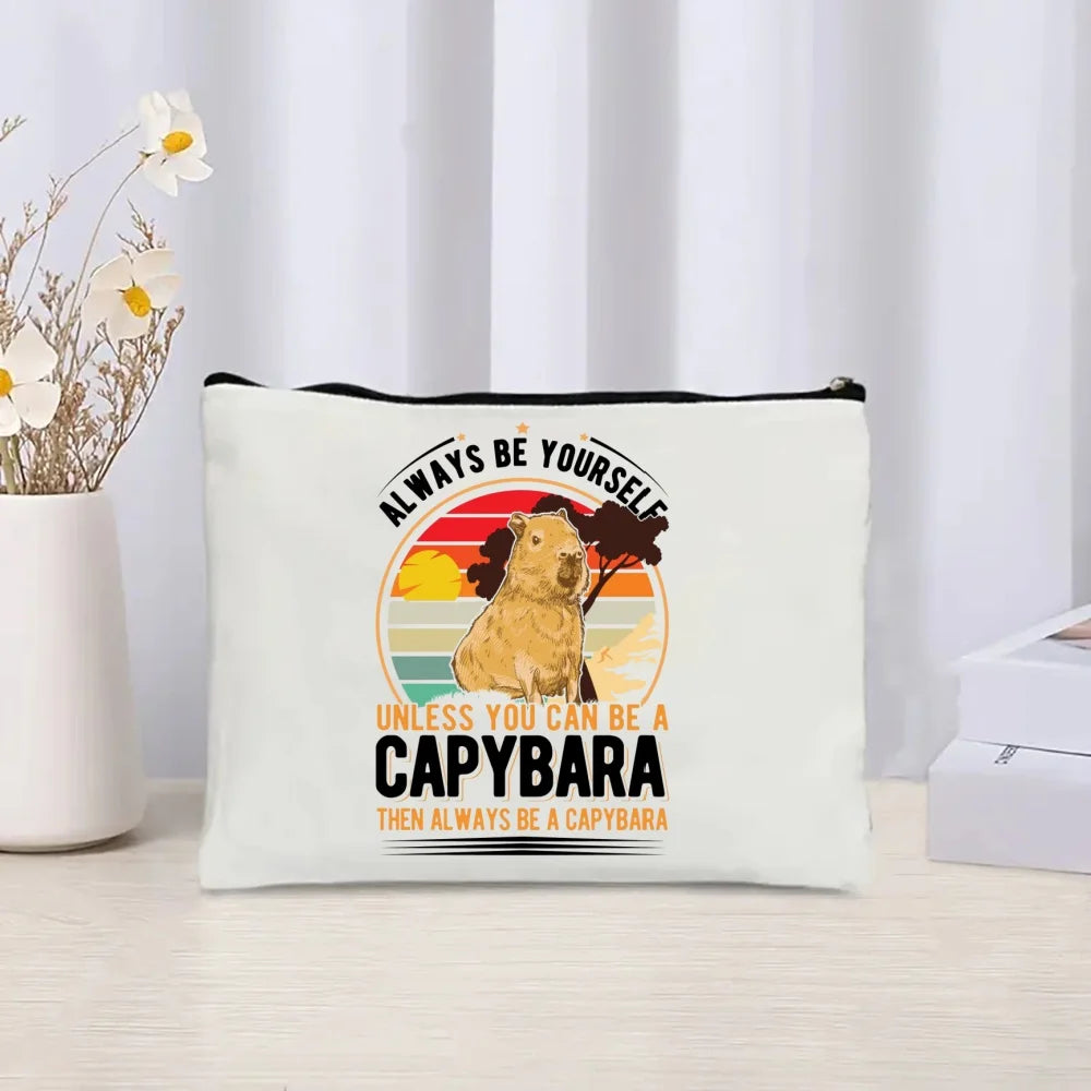 Pack de regalo 'Capibaras': bolsa de tela + neceser